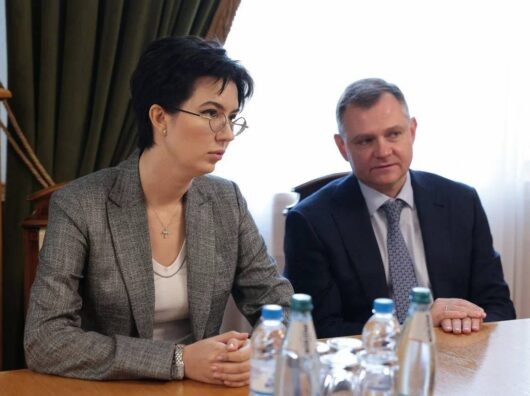   новый министр сельского хозяйства Анна Касьяненко с главой региона Юрием Слюсарем // фото: телеграм-канал Юрия Слюсаря
