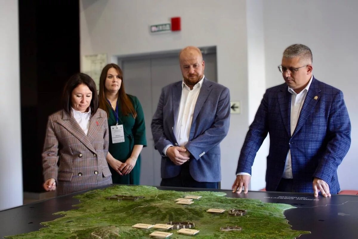    Глава Смоленска Александр Новиков посетил Псков