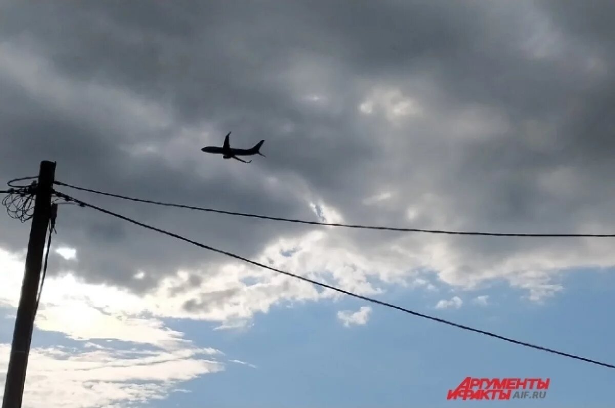    Прокуратура проверяет посадку самолета на запасную полосу в Иркутске