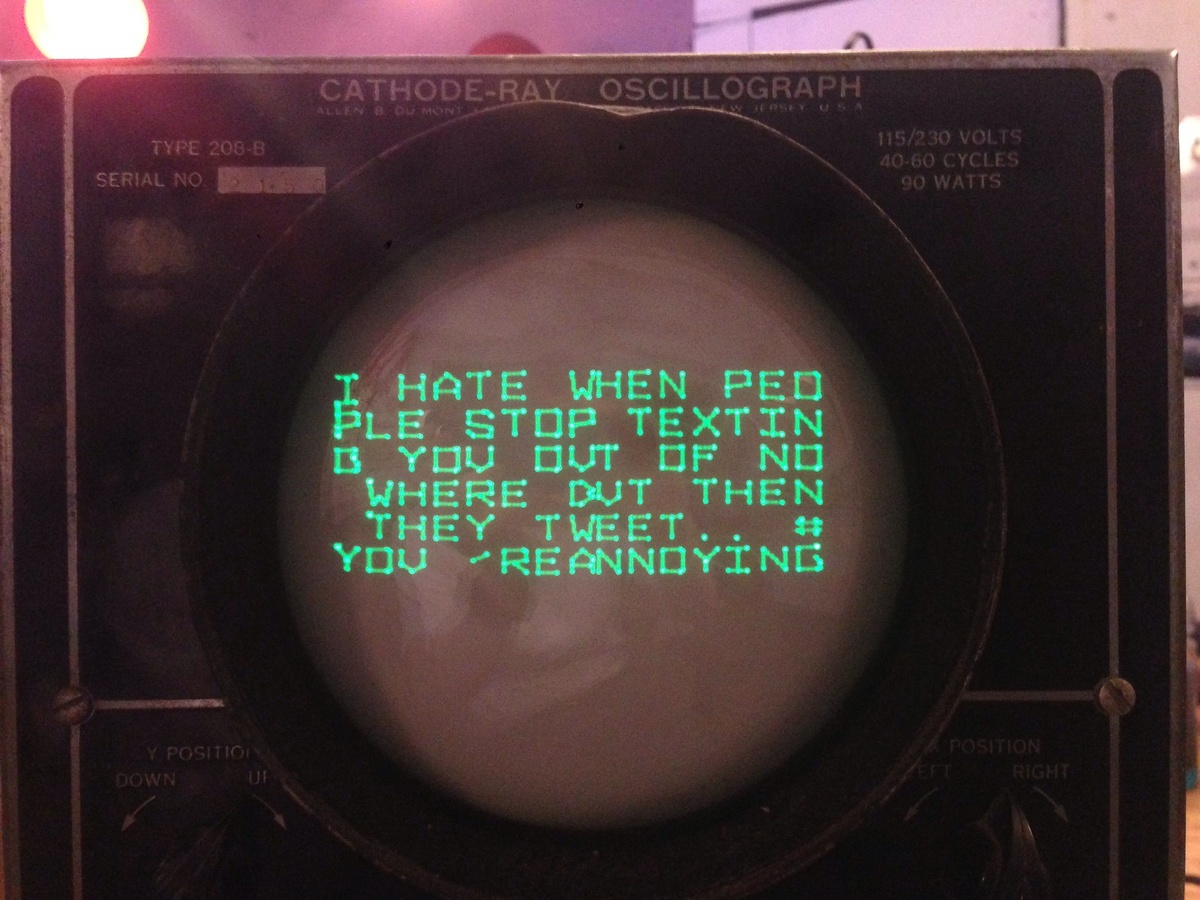 В 2013-м году программист Траммелл Хадсон (Trammell Hudson) заставил работать осциллограф образца 1943-го года