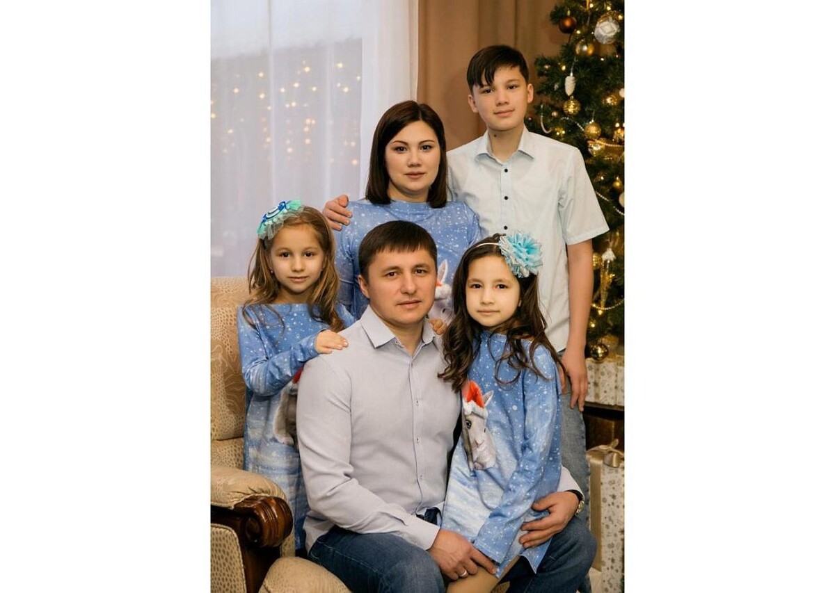    Югорчане написали книгу об истории своего рода и победили во Всероссийском конкурсе «Семья года»