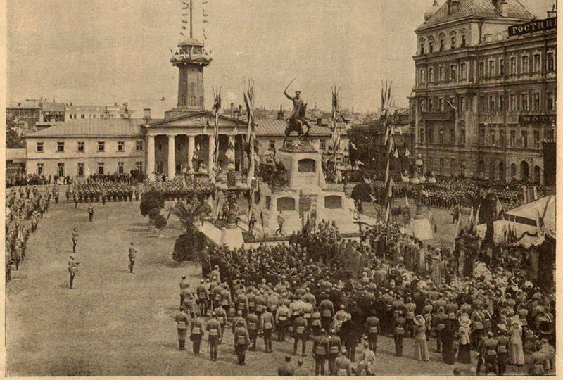 Памятники Тверской площади. Снесенный памятник Белому генералу