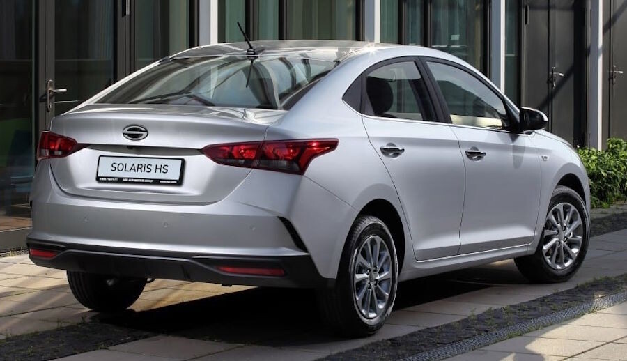 Седан Solaris HS отличался от корейского исходника только эмблемами