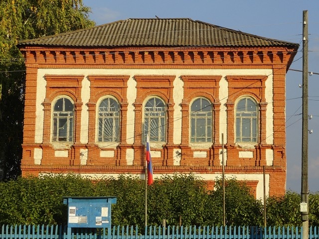 Здание администрации Головинского сельского поселения. До 1918 года принадлежало помещице Перси-Френч 