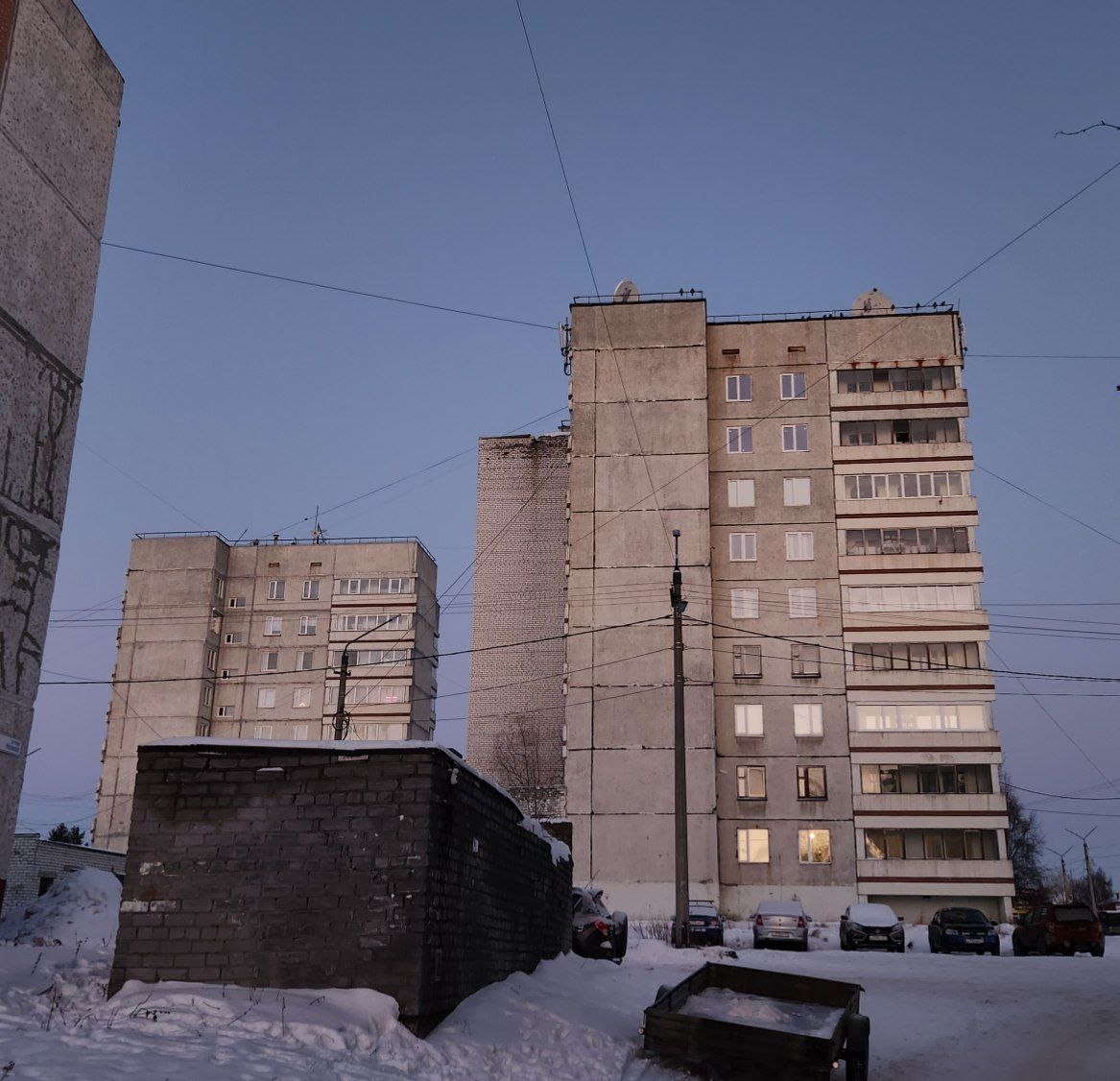 121-60-25 в Кандалакше. Фото автора