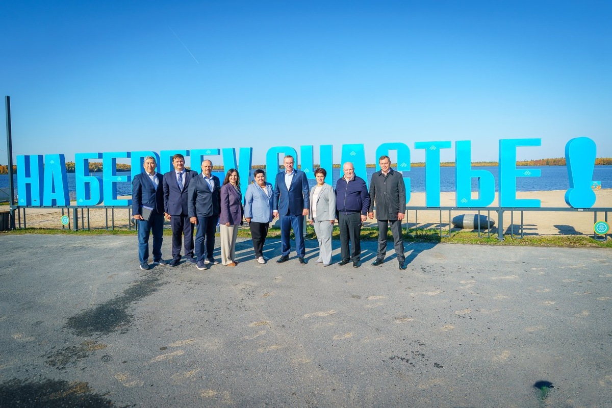    Губернатор ХМАО с главой Нефтеюганского района оценили объекты благоустройства