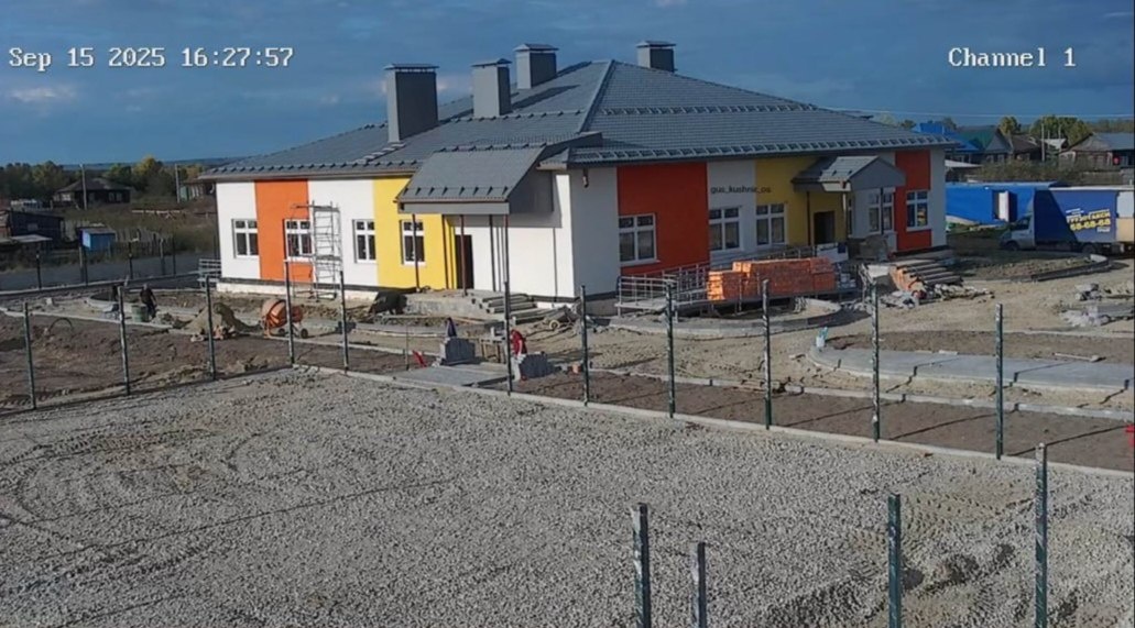 Фото сделано с камер видеонаблюдения, которые в режиме реального времени передают информацию с каждого строящегося объекта в регионе. Главное управление строительства Тюменской области