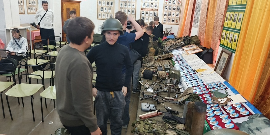 В колледже Башкирии заработала выставка «СВО. Время героев»
