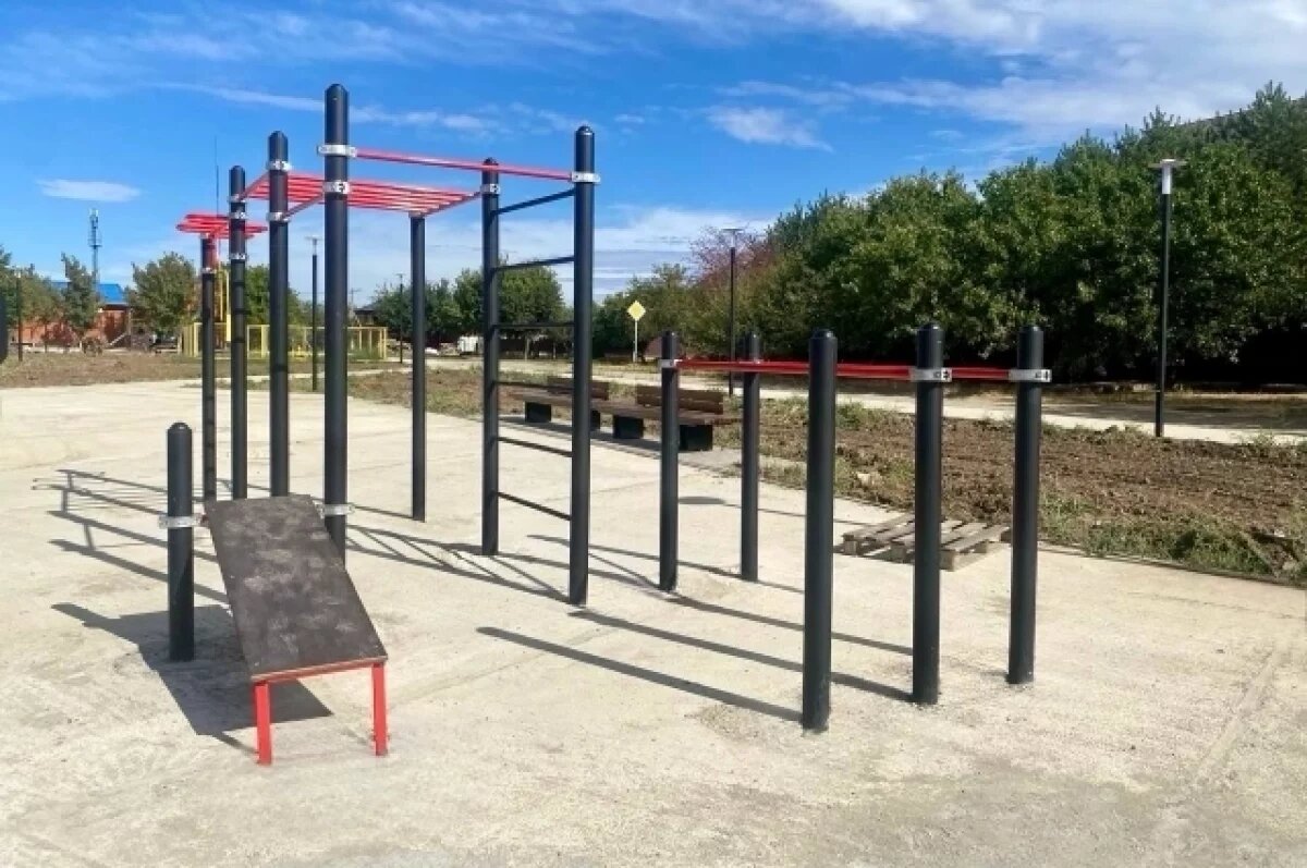    В Усть-Лабинске подходят к концу работы по облагораживанию сквера