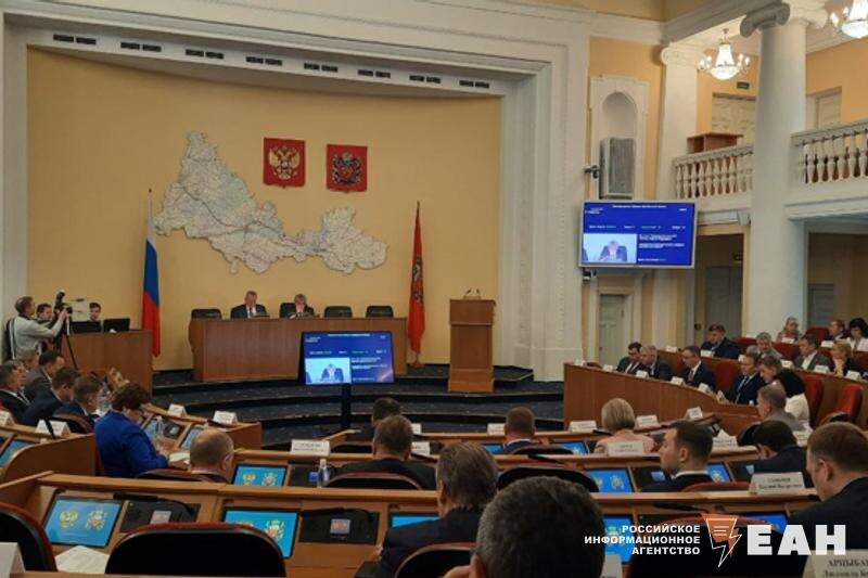    @ ЕАН / Депутаты заксобрания Оренбургской области на заседании