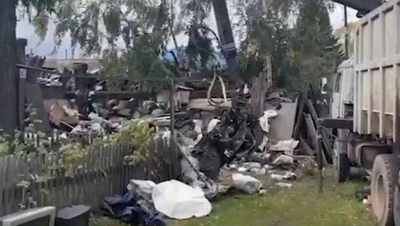     В Канске приступили к ликвидации стихийной свалки