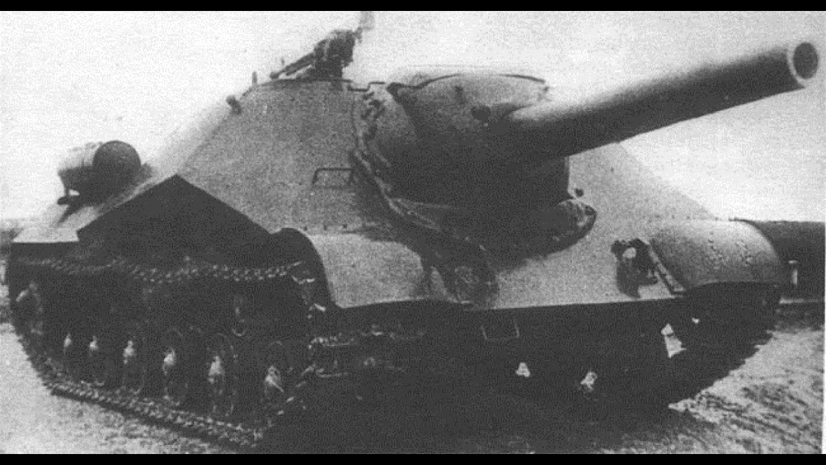 Угловатая форма корпуса должна была служить дополнительной защитой от снарядов любых орудий вероятного противника. Фотография в свободном доступе.