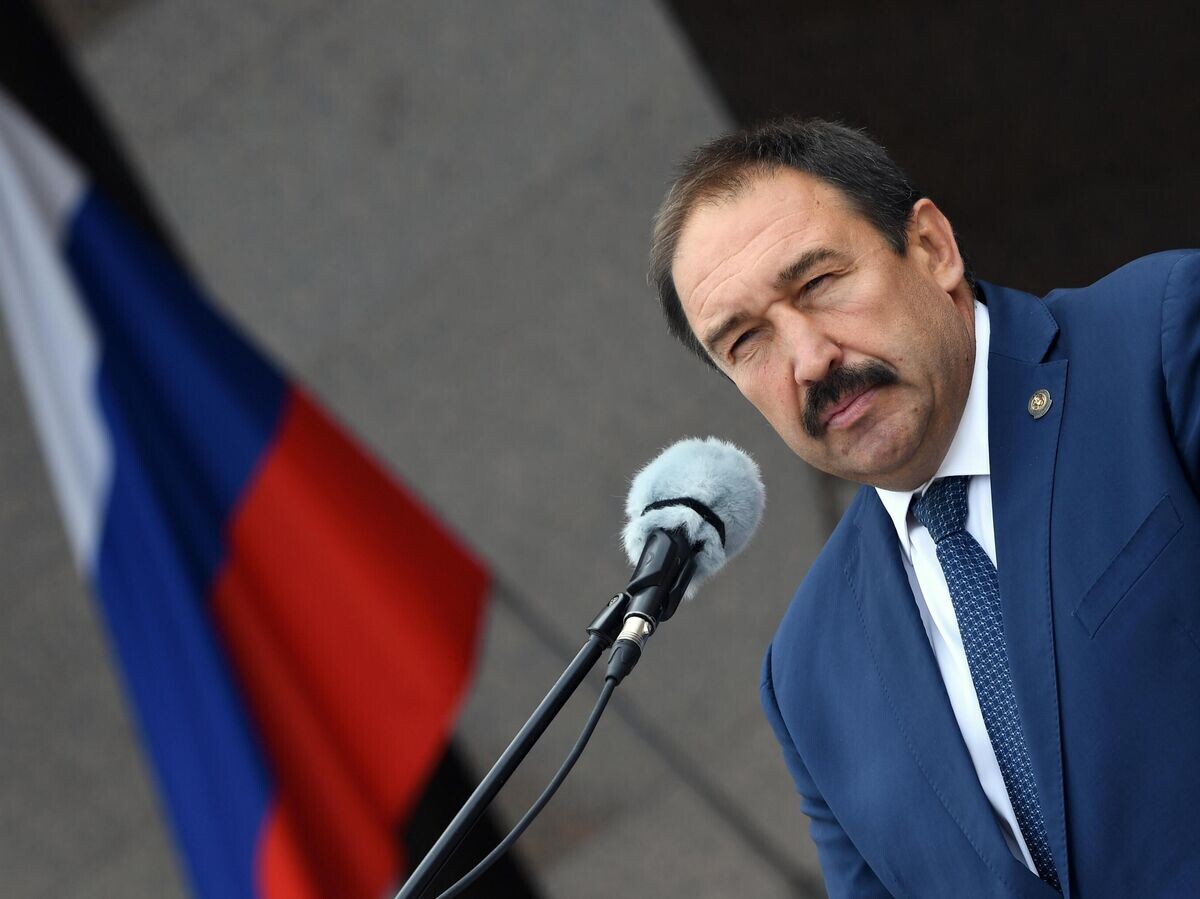    Премьер-министр Татарстана Алексей Песошин© РИА Новости / Максим Богодвид