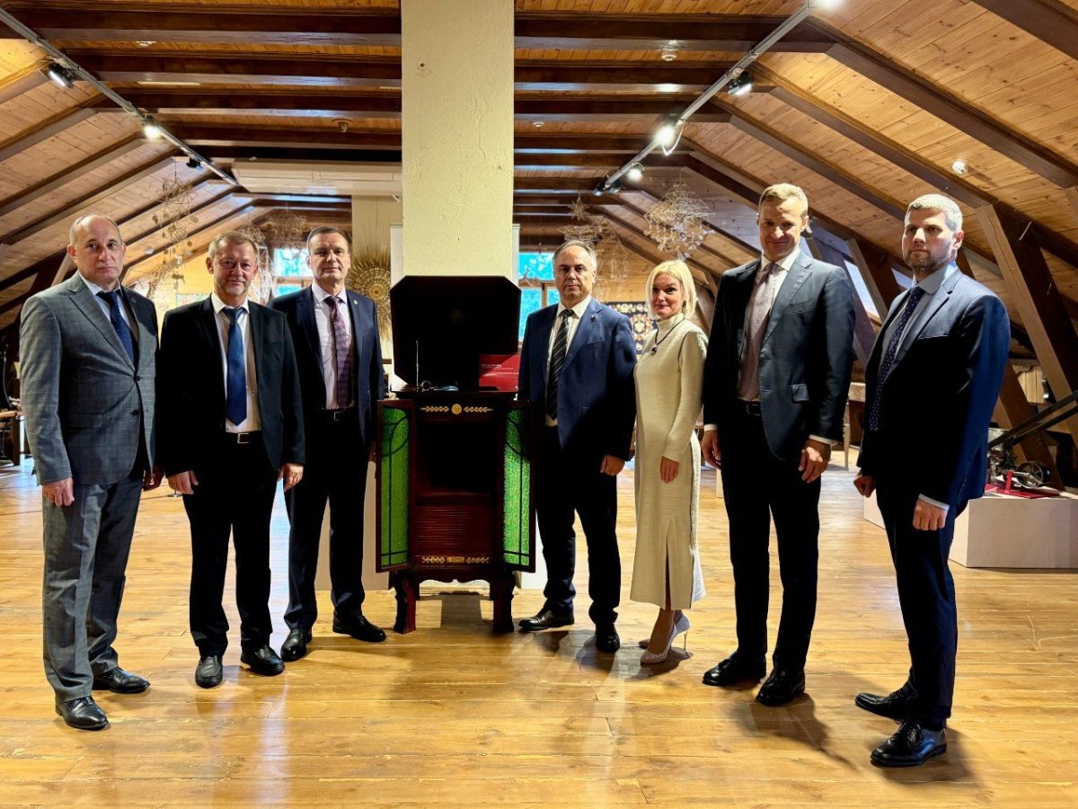    Нижегородский музей-заповедник открыл в Минске выставку «Старые годы. Зарисовки из усадебной жизни и быта»