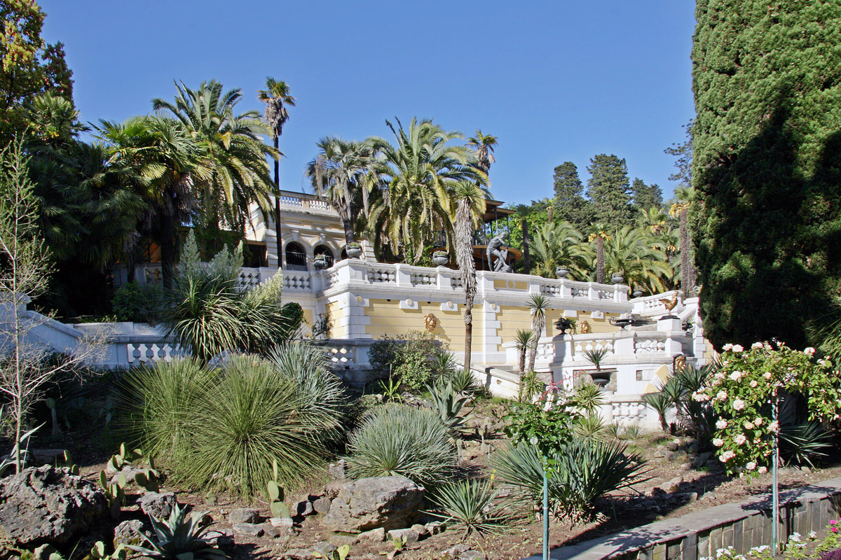 Он разбил плодовый сад и построил красивый дом, а участок назвал «Надеждой» в честь своей жены. Фото: Alexander2018 / Wikimedia