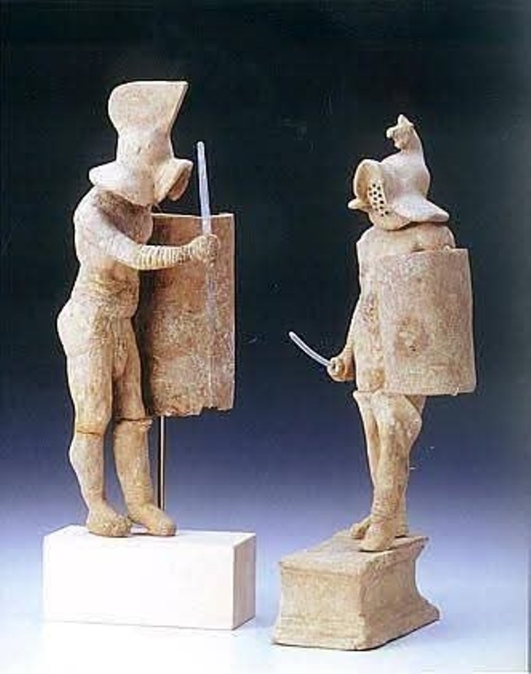 Одинаково хорошо вооруженные гладиаторы.