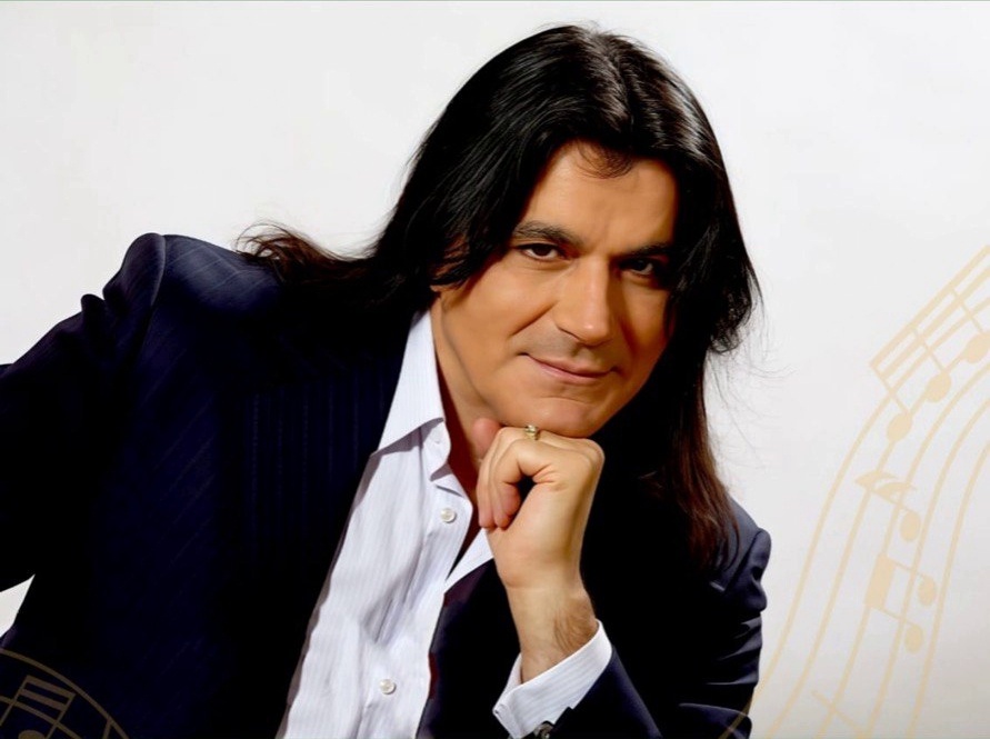 Вячеслав Ольховский 10 лет работал за границей: в Америке, Мексике, Италии, Испании, Франции, Греции Фото: olhovsky.ru