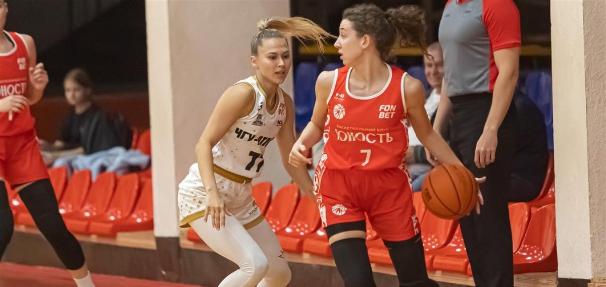 Принципиальным соперником пензенской «Юности» оставался и остаётся «ЧГУ Атланта»