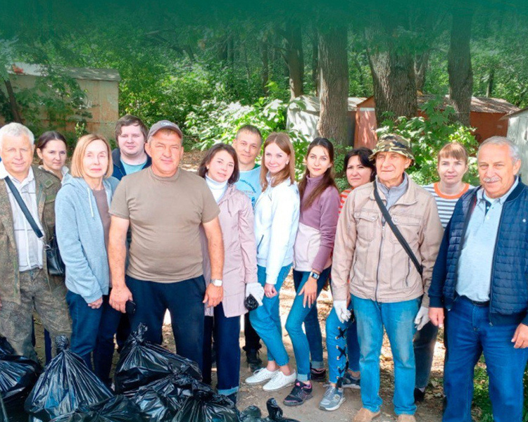     В Курске прошел экологический субботник «Зеленая Россия»