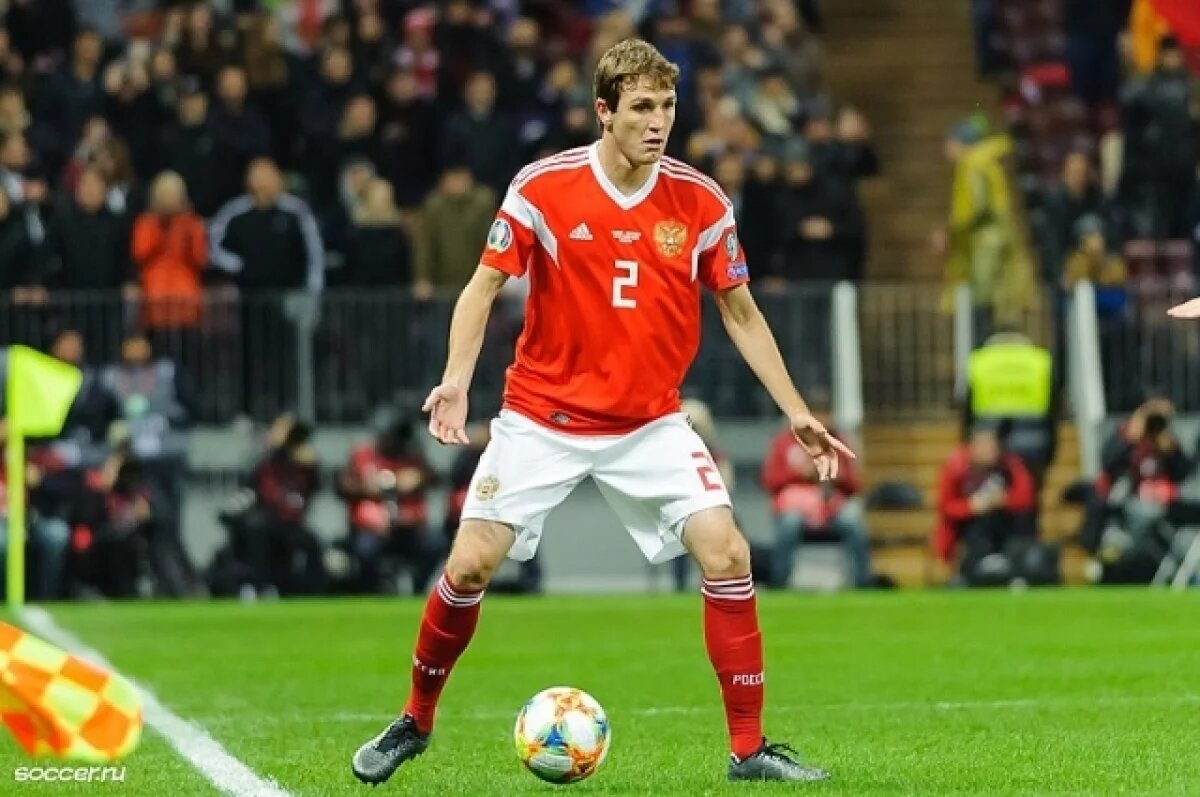    Экс-футболист сборной РФ Фернандес объявил о завершении карьеры