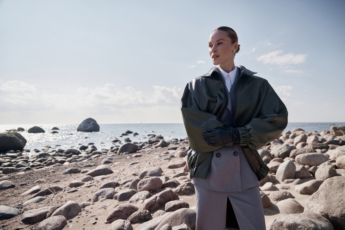 Бомбер ESSEN, жакет MOIRE, юбка ANRY