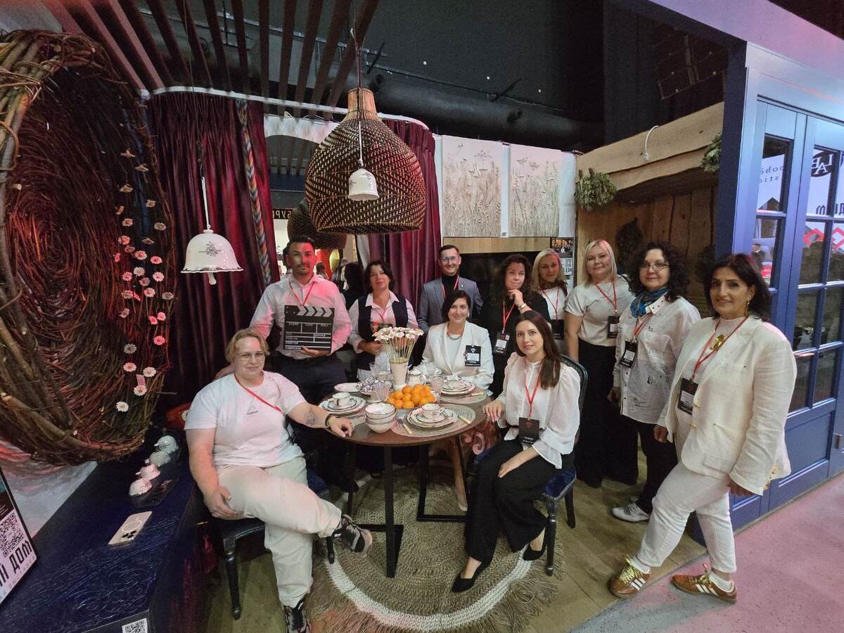 LOZARAMAZANOV приняла участие в  выставке «Русский дом», представив авторскую капсулу под номером 106.