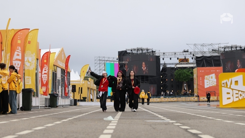    Студенты знакомятся с площадками Фото: Иван Высочинский / / ИА «Победа26»