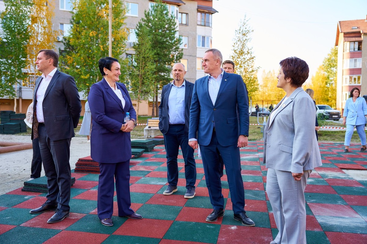    Губернатор Югры отметил уровень качества жизни в Нефтеюганском районе как передовой