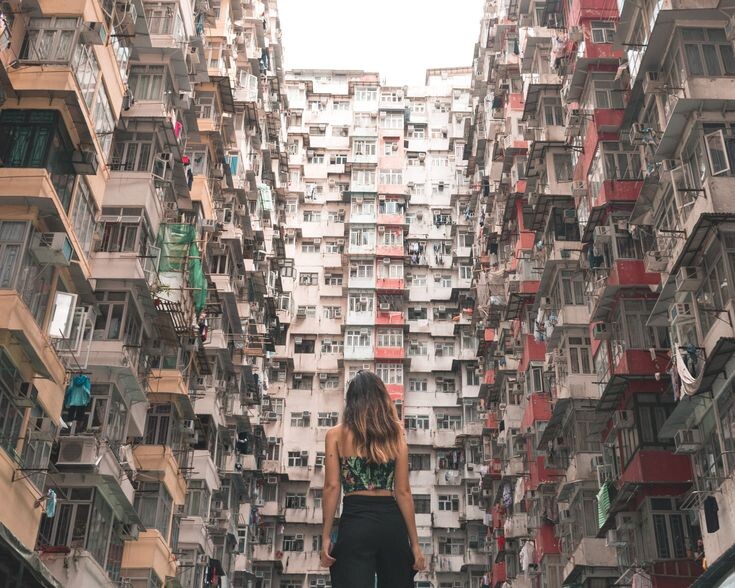 "В стене запечатана вертикаль креста
Стена заняла середину"(с) Фото: Pinterest / Stephen Baxter