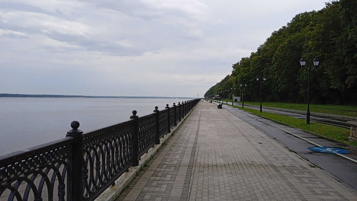 Променад на набережной