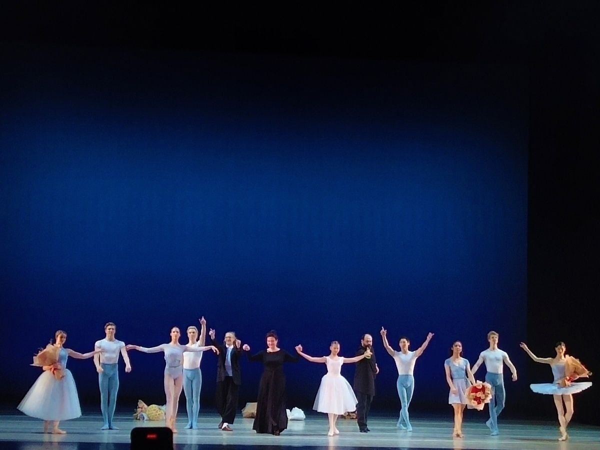 Балет "Королевы вариаций", поклоны, фотография из открытых источников Яндекса