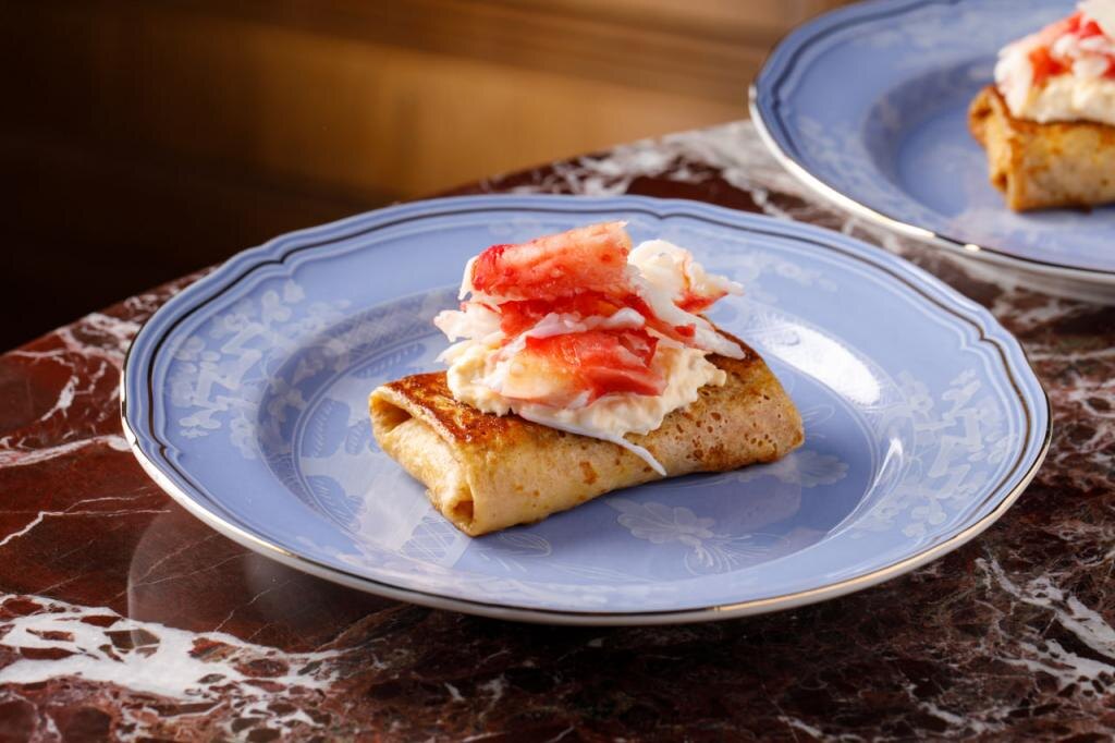 Блины с крабом и яйцом