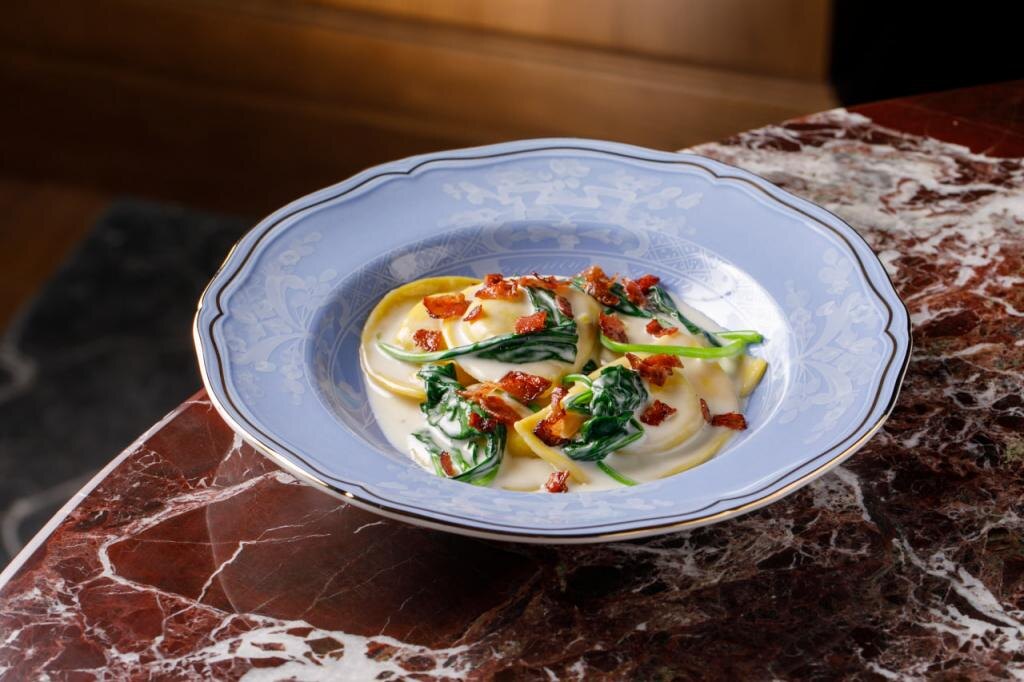 Вареники с белыми грибами и шкварками