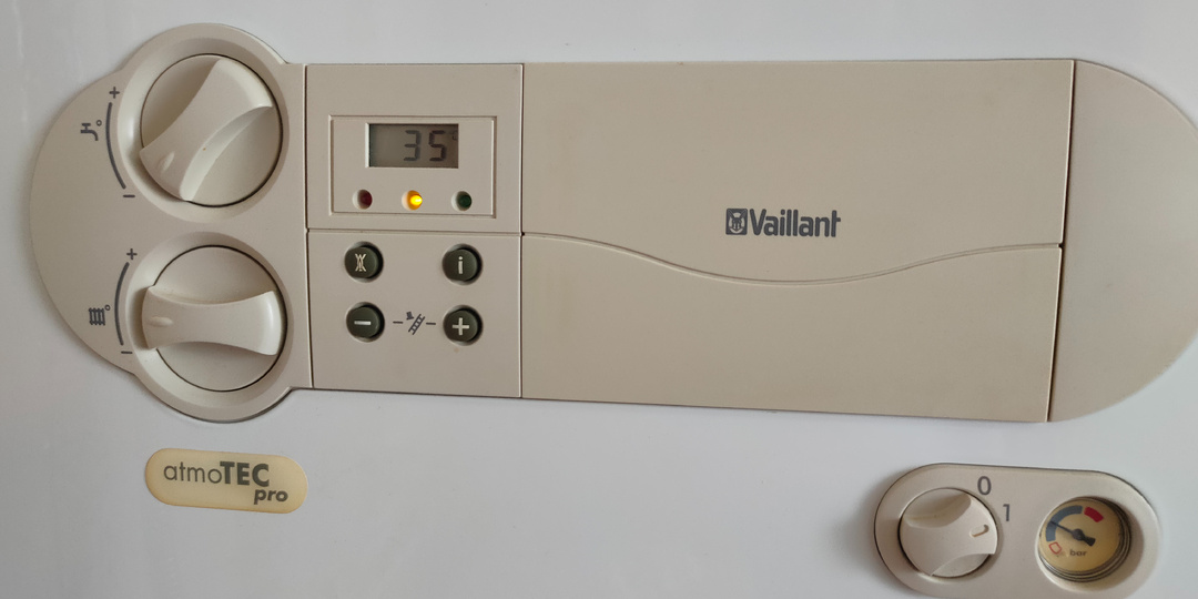 Газовый котёл Vaillant Почему поднимается давление в котле отопления.