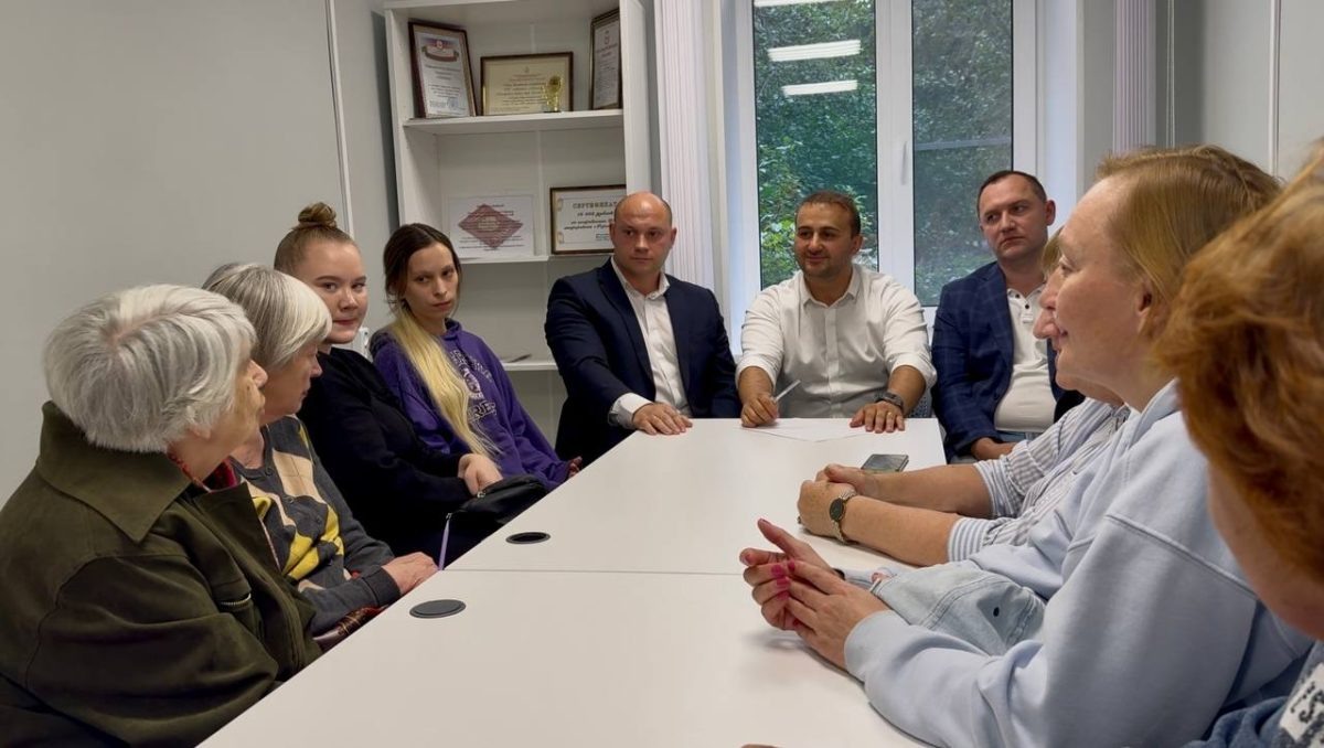    Местные жители согласились с тем, что состояние стадиона в последнее время вызывало особые опасения