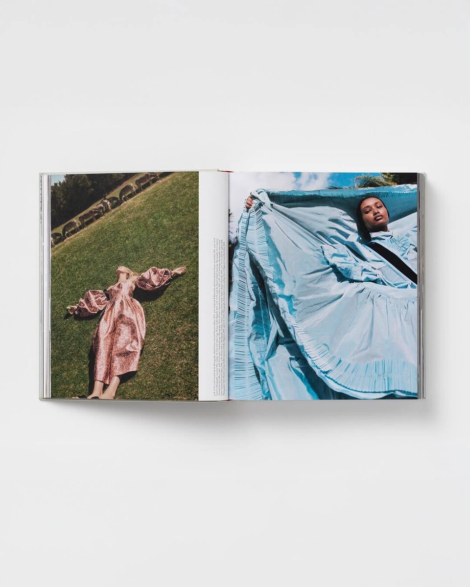    Выйдет монография дизайнера Эрдема Моралиоглу (фото 2)