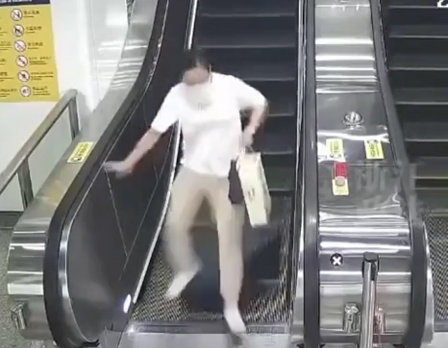 Эскалатор в метро.