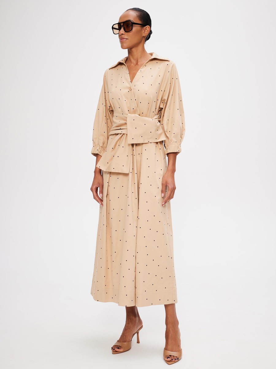 Самое актуальное сочетание. Акцент на светлый фон и темный узор.