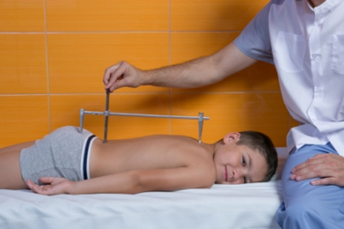 Рисунок Измерение величины шейного и поясничного лордоза в Центре лечения позвоночника и суставов. Люберцы.