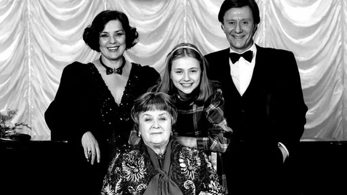 Мария Голубкина с семьёй