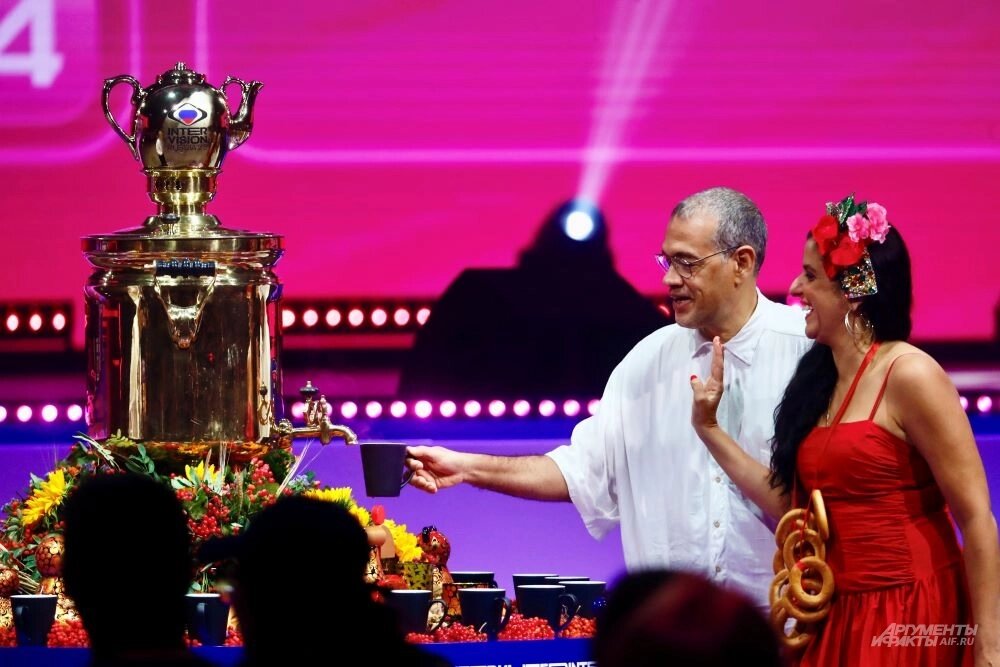    Таис Надер и Лусиану Калазанс во время жеребьевки. Фото: АиФ/ Игорь Харитонов