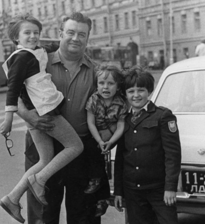 Анастасия Медьникова росла в большой семье