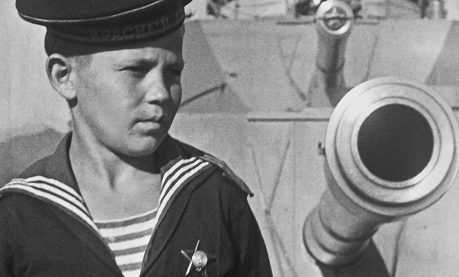 Из батумского бродяги в юнгу-героя: невероятная история Вальки Лялина