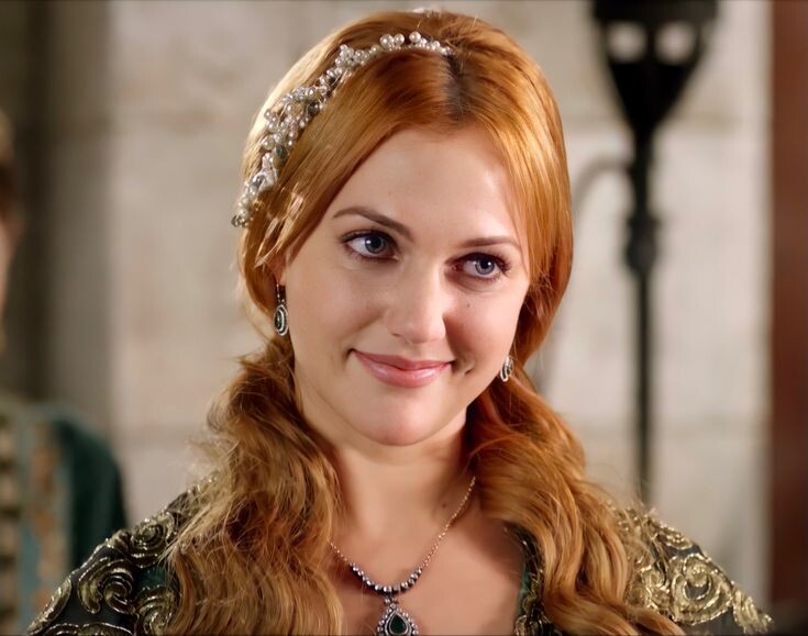 - Так значит Лейла теперь твоя невеста? Ты сделал ей предложение?