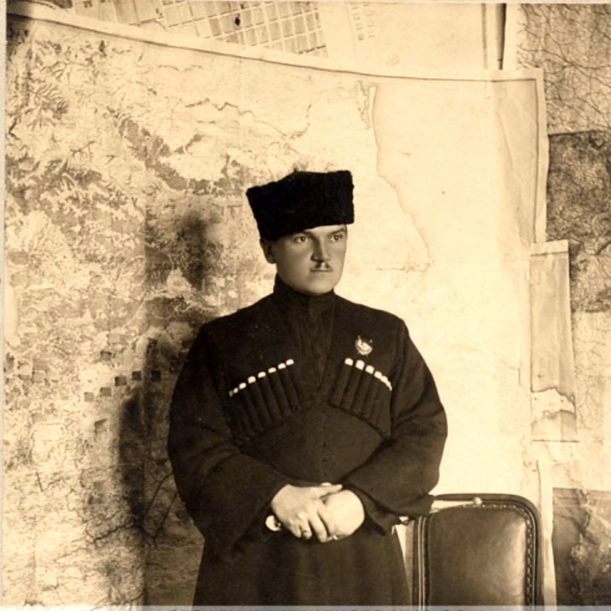 Командарм 9-й Кубанской армии РККА михаил Карлович Левандовский. В штабе этой армии с 1920 по 1922 годы служил Сергей Борисович Брандт 