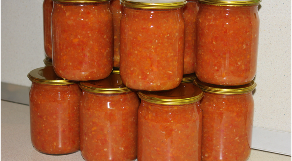 "Аджика- соус"из кабачков на зиму.