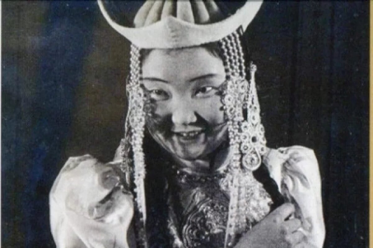    Надежда Петрова на сцене.