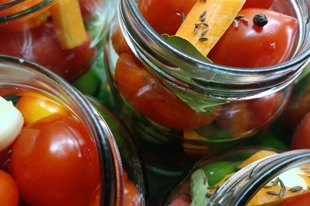    Такие яркие баночки получаются. Фото: АиФ/ Татьяна Бахтигозина