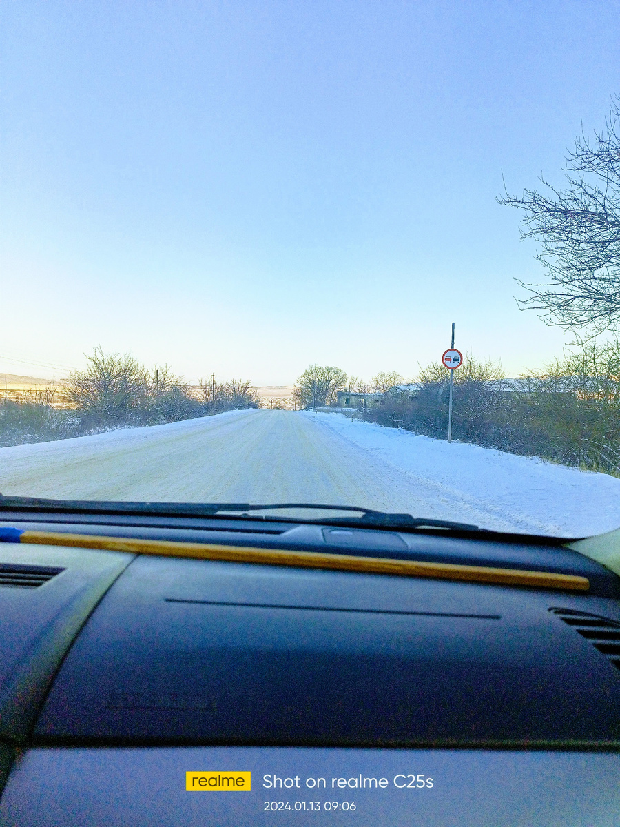 Фото автора. Да, и в Крыму бывает снег: ностальгия..