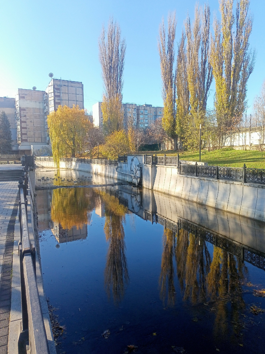 Фото автора. Набережная реки Салгир.